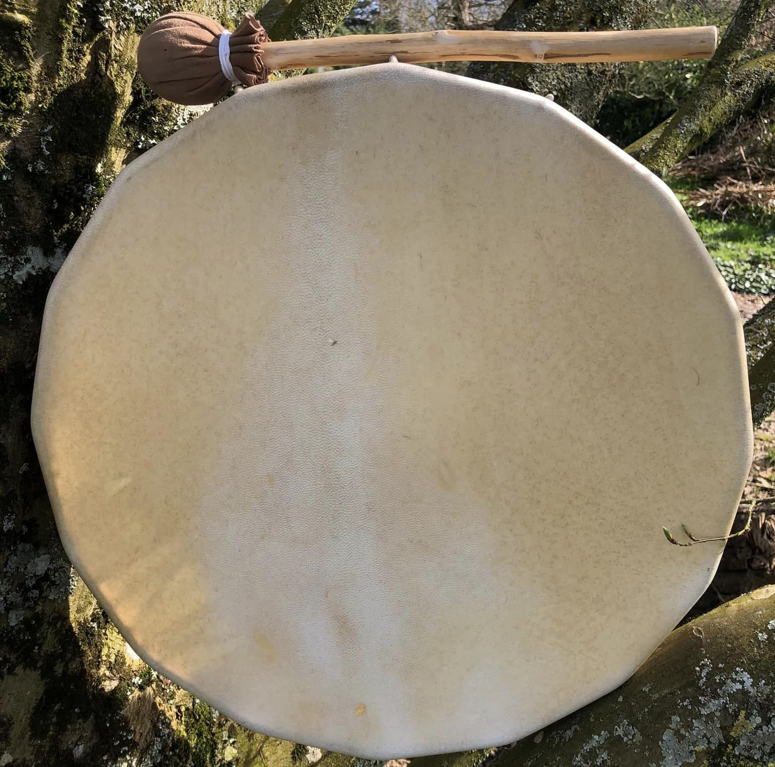 Aux tambours de l'âme - Vente de tambours, stages, location de tipi et soins